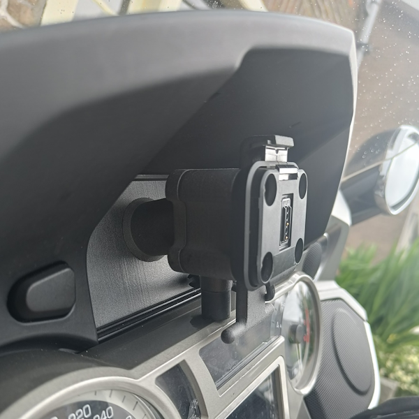TeqMount BMW Adapter Zumo XT1 K1600GT met slot